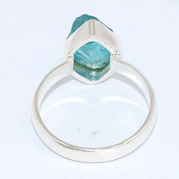 Bague en pierre Apatite bleu soutenu Taille 55 Bijoux en Apatite bleue BK100.16