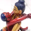 Statuette bouddhiste tibetaine Bouddha Shakti rouge et or 13 cm - Statuettes bouddhistes tibétaines artisanales