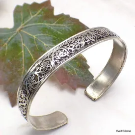 Bracelet tibétain ciselé en métal blanc - Bracelets tibétains bouddhistes