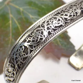 Bracelet tibétain ciselé en métal blanc - Bracelets tibétains bouddhistes