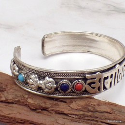 Bracelet tibétain en métal blanc Mantra 