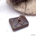 Moulin de prière bouddhiste os sculpté 17 cm - Moulins à Prières tibétains