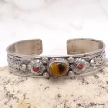 Bracelet tibétain Oeil de Tigre et perles Bracelets tibétains bouddhistes ref 28.3-a