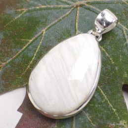 Bijou Scolecite blanche pendentif rectangulaire 