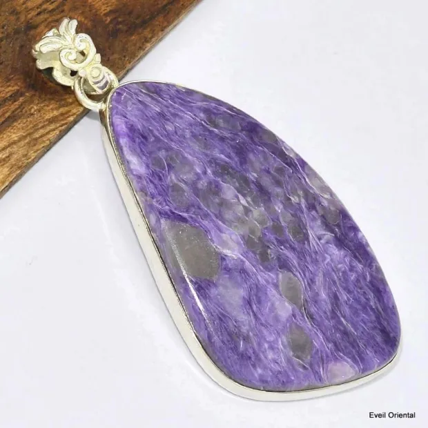 Gros pendentif asymétrique Charoite de Russie - Pendentifs pierres naturelles