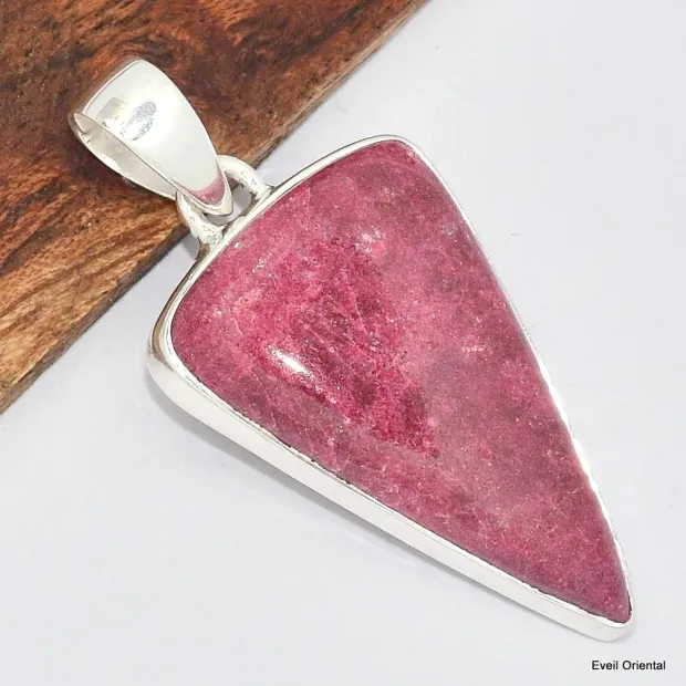 Pendentif Thulite rose foncé triangulaire - Pendentifs pierres naturelles