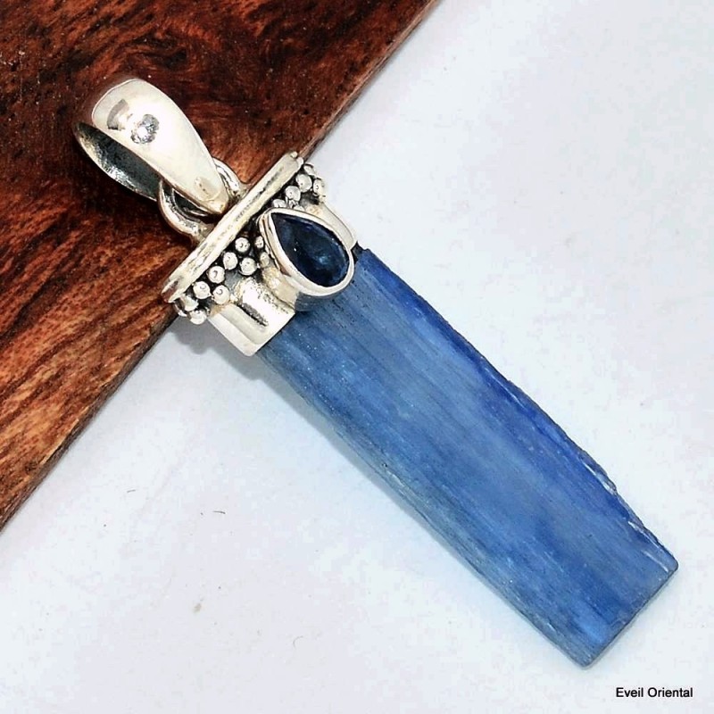 Pendentif Cyanite bleue bâtonnet 