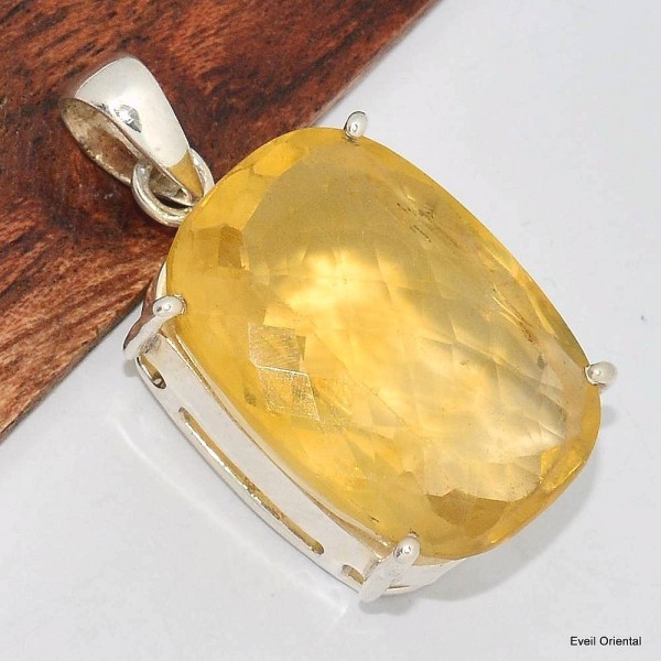 Pendentif Fluorite Jaune facettée serti griffes Bijoux en Fluorite KC26.7