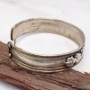 Bracelet tibétain métal blanc Mantra de Chenrezi Bracelets tibétains bouddhistes BT9