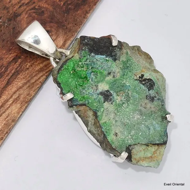 Pendentif en pierre Conichalcite - Bijoux en Conichalcite