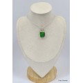 Petit pendentif en Grenat Vert Bijoux en Grenat Uvarovite KC34.3