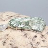 Pendentif Smaragdite Actinolite verte brute Bijoux en Actinolite KC36.2