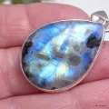 Pendentif authentique Péristérite et Tourmaline noire - Bijoux en Pierre de lune