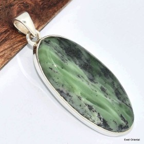 Gros pendentif oval allongé Kammérérite verte Pendentifs pierres naturelles KC47.7