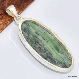 Gros pendentif oval allongé Kammérérite verte Pendentifs pierres naturelles KC47.7