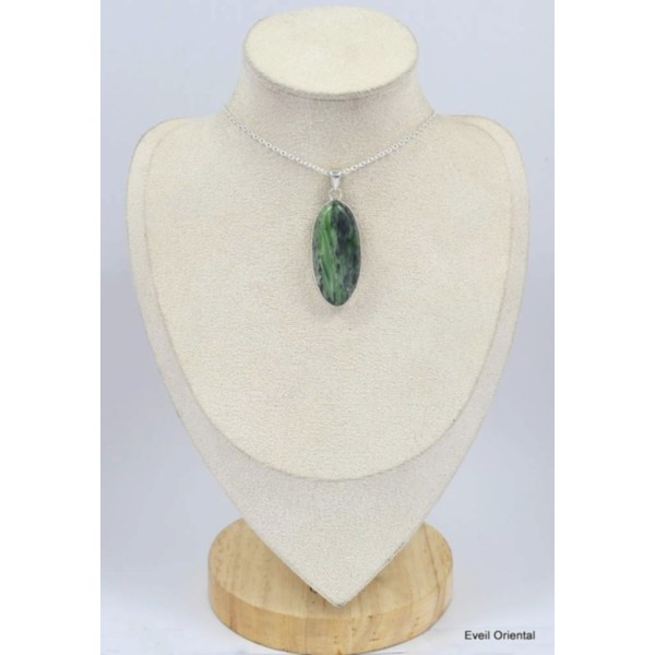 Gros pendentif oval allongé Kammérérite verte Pendentifs pierres naturelles KC47.7