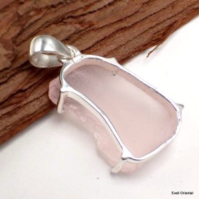 Pendentif Quartz rose brut serti griffes Pendentifs pierres naturelles KC76.6