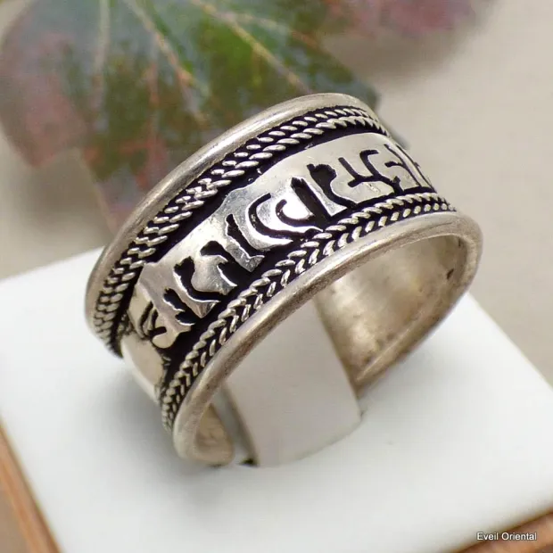 Bague tibétaine bouddhiste Chenrezi métal blanc - Bagues tibétaines bouddhistes