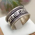 Bague tibétaine bouddhiste Chenrezi métal blanc - Bagues tibétaines bouddhistes