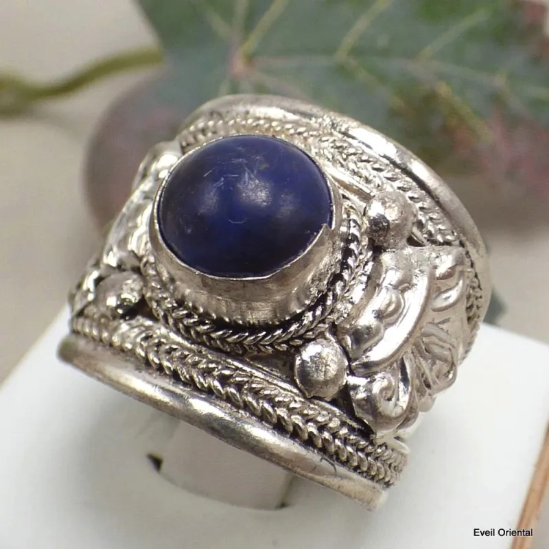 Bague tibétaine ornée d'un Lapis Lazuli - Bagues tibétaines bouddhistes