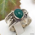 Bague traditionnelle tibétaine en Onyx vert Bagues tibétaines bouddhistes ref 4700.1