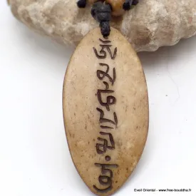 Collier tibétain mantra de Chenrezi sculpté - Colliers tibétains et népalais