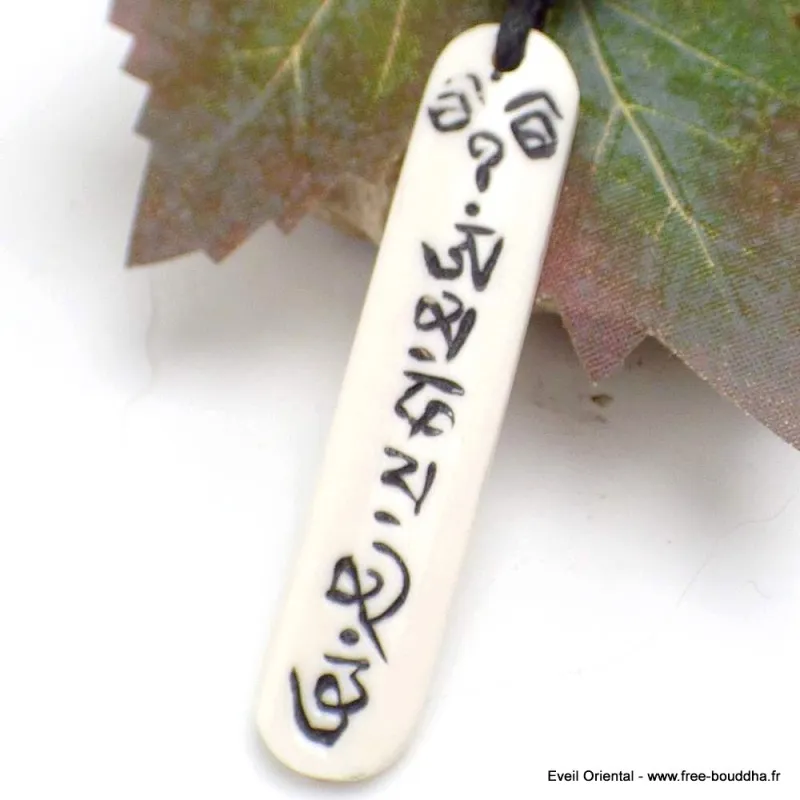 Collier tibétain Mantra vertical gravé sur os blanc - Colliers tibétains et népalais