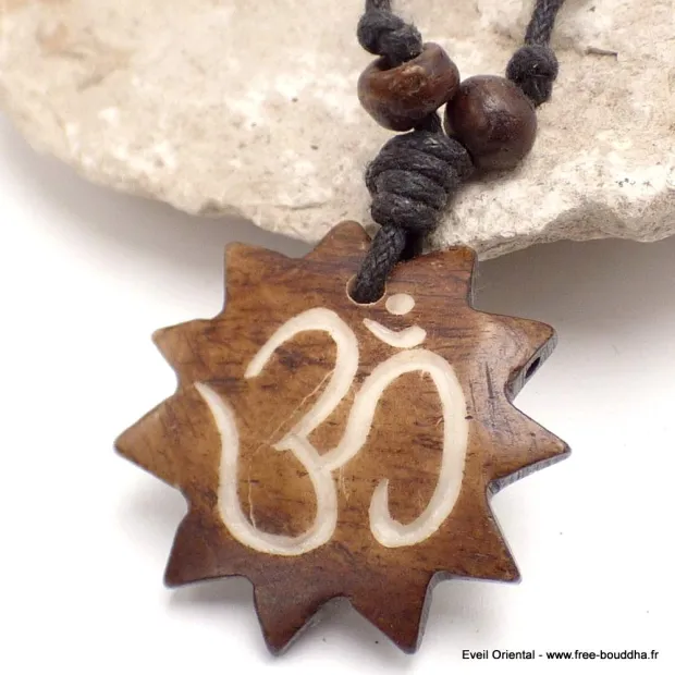 Collier tibétain bouddhiste Om os brun - Colliers tibétains et népalais