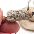 Collier mantra tibétain ancien sculpté - Colliers tibétains et népalais