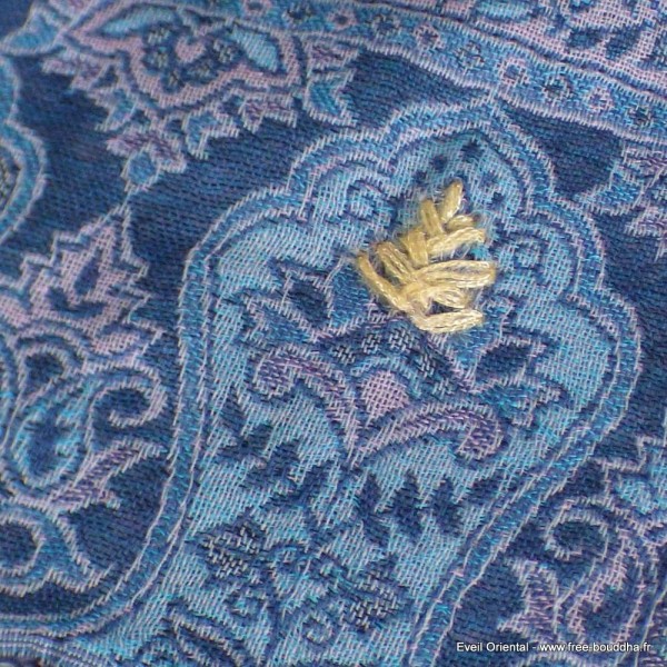 Châle laine brodée bleu parme Tous les pashminas HB1