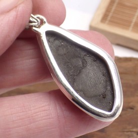 Pendentif Pyrite arc-en-ciel forme libre Bijoux en Pyrite arc-en-ciel LAM44.2