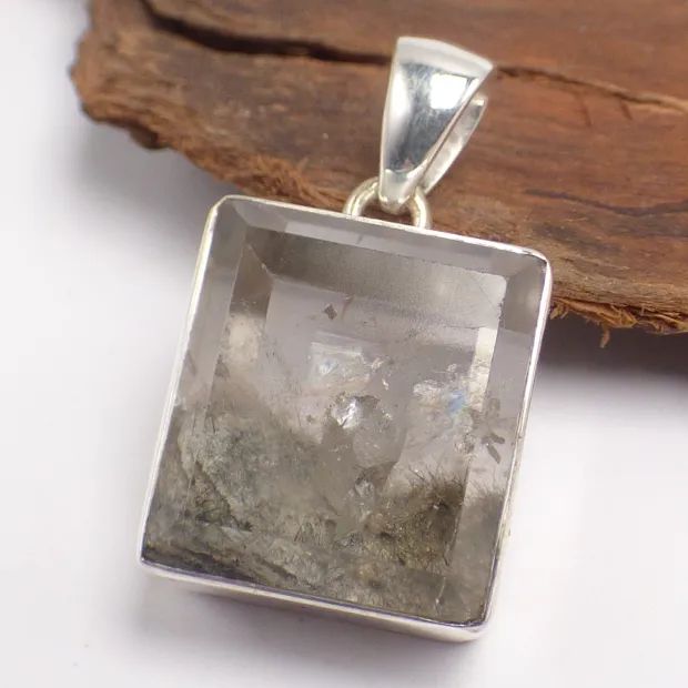 Pendentif carré en Cristal Quartz Manifestation - Bijoux en Quartz Manifestation