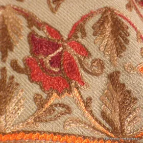 Châle ethnique népalais beige brodé fleurs - Châles en laine faits main