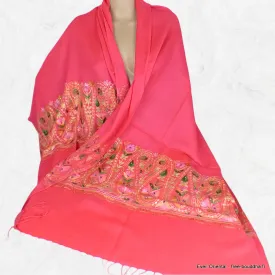 Grand châle en laine fuschia brodé perles - Châles en laine faits main