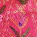 Grand châle en laine fuschia brodé perles Pashminas laine et broderies NCT19