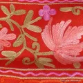 Grand châle rouge pour femme en laine fine brodée - Châles en laine faits main