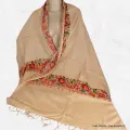 Châle laine beige rosé brodé perles - Châles en laine faits main
