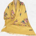 Châle népalais jaune moutarde brodé fleurs - Châles en laine faits main
