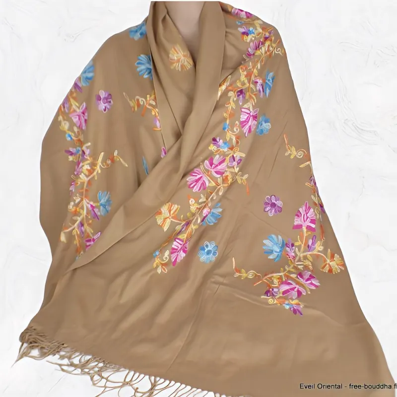 Châle ethnique brodé fleurs beige - Châles en laine faits main