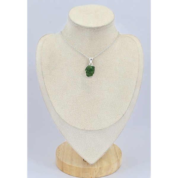 Pendentif Chrome diopside brut serti clos Bijoux en Chrome Diopside SK15.2