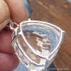 Gros pendentif trilliant Cristal de Roche Bijoux en Cristal de roche SK16.3