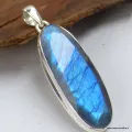 Somptueux pendentif en Labradorite bleue facettée - Bijoux en Labradorite Bleue