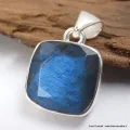 Petit pendentif carré Labradorite bleue - Bijoux en Labradorite Bleue