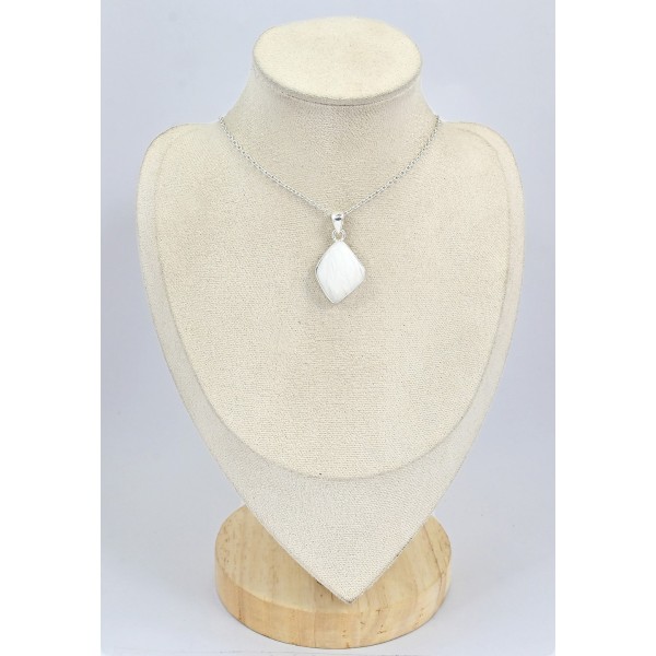 Pendentif en Scolecite blanche forme libre 
