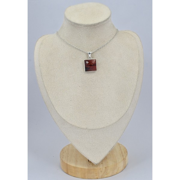 Pendentif carré en Oeil de Tigre rouge facetté 