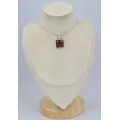 Pendentif carré en Oeil de Tigre rouge facetté - Bijoux en Oeil de Taureau