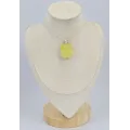 Gros pendentif Brucite jaune - Bijoux en Brucite