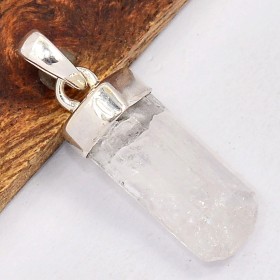 Pendentif en Danburite naturelle brute forme libre