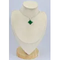 Pendentif Onyx vert losange serti griffe - Bijoux en Onyx Vert