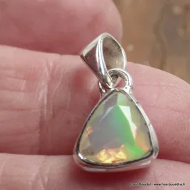 Pendentif Opale Ethiopienne facettée triangulaire - Bijoux en Opale Ethiopienne